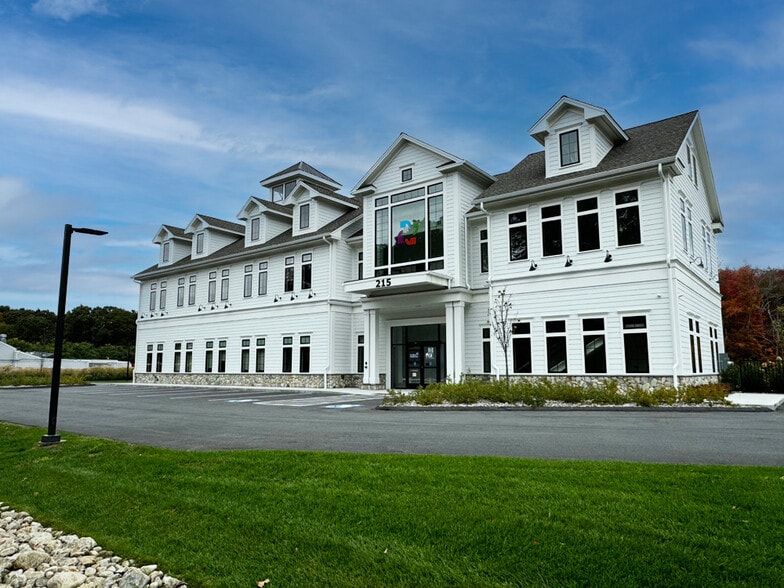 More Photos Of 215 Elm St, Old Saybrook Unknown For Lease