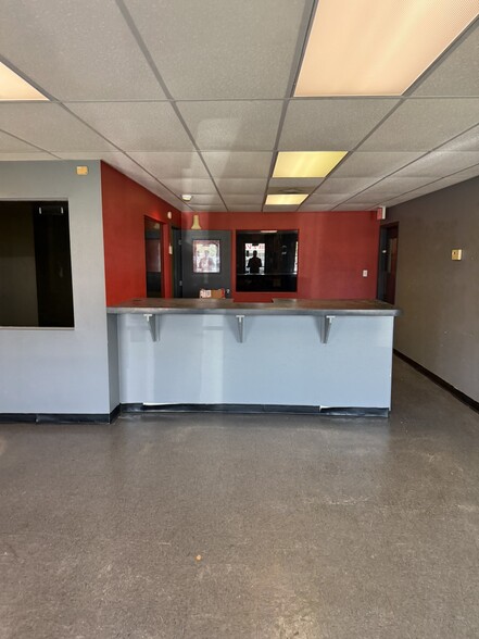 More Photos Of 4005 N Navarro St, Victoria Warehouse For Lease