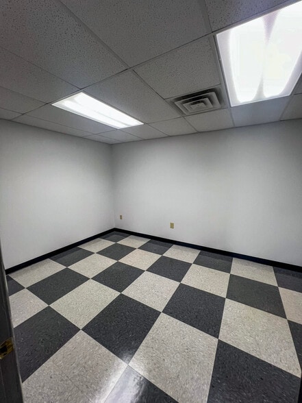 More Photos Of 4701 Commercial Dr NW, Huntsville Warehouse For Lease