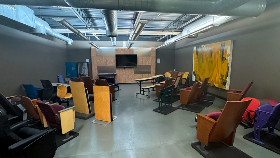 More Photos Of 10 Lincoln St, Kansas City Warehouse For Sale