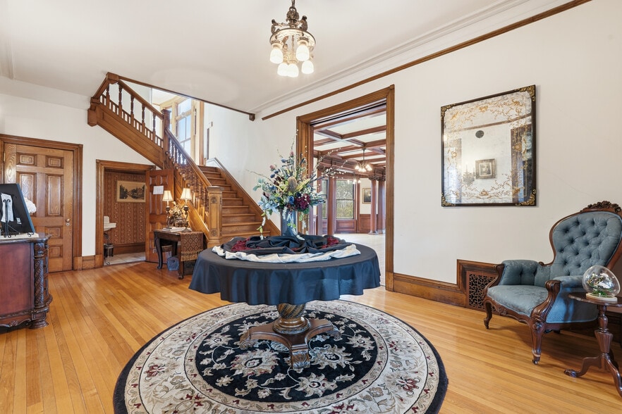 More Photos Of 270 Maple St, Springfield Hospitality For Sale