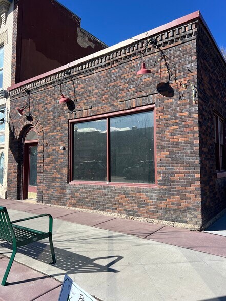 More Photos Of 10 S Main St, Payson Storefront For Sale