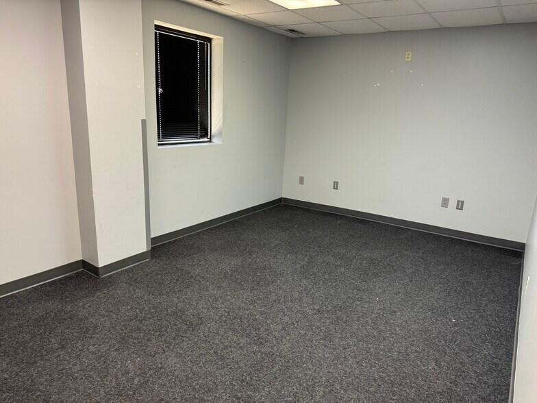 More Photos Of 238 Alexander Ave, Ames Distribution For Lease