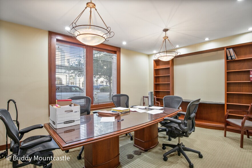 More Photos Of 4551 Ponce De Leon Blvd, Coral Gables Medical For Lease