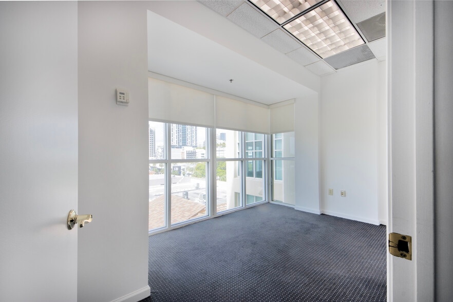 More Photos Of 888 E Las Olas Blvd, Fort Lauderdale Office For Lease