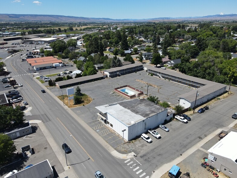 More Photos Of 403 W University Way, Ellensburg Hotel For Sale