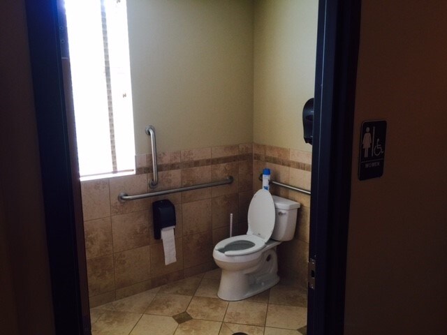 More Photos Of 913 Manor Dr NE, Spring Lake Park Office For Lease