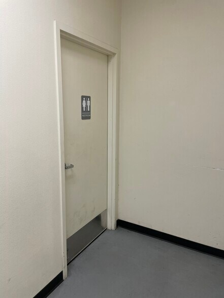 More Photos Of 230 A Nellis Blvd, Las Vegas Freestanding For Lease