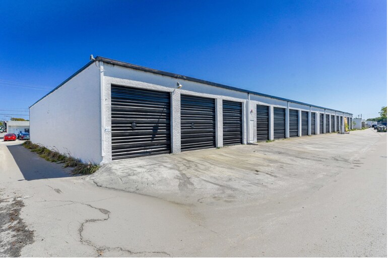 More Photos Of 5149-5199 NE 12th Ave, Oakland Park Warehouse For Lease