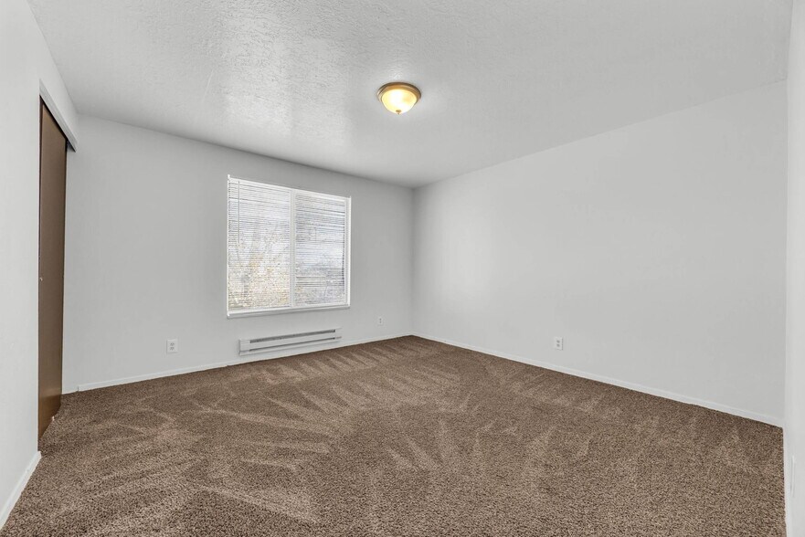 More Photos Of 108 Gardenia Way, Wendover Apartments For Sale