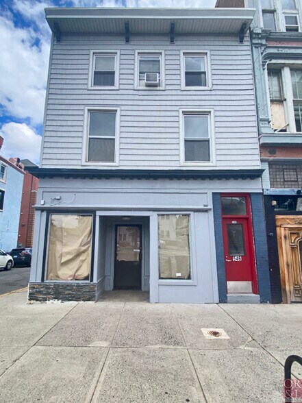 Primary Photo Of 546 Main St, Middletown Restaurant For Lease