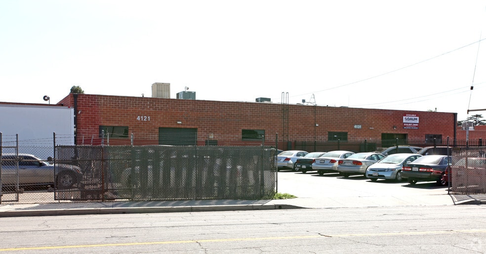 More Photos Of 4121-4131 Vanowen Pl, Burbank Warehouse For Lease