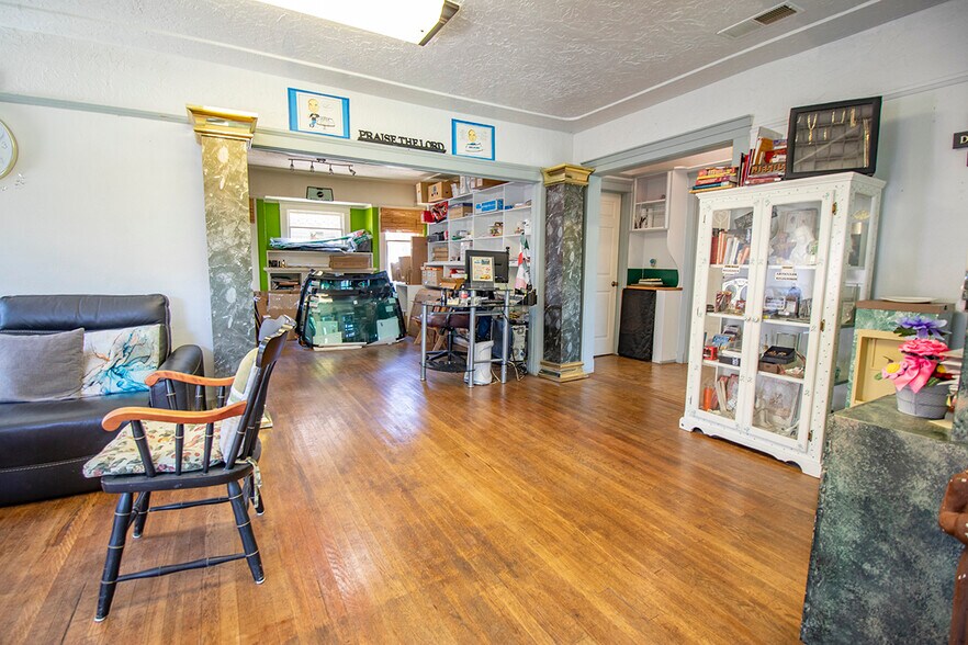 More Photos Of 215 E Fesler St, Santa Maria Storefront For Sale