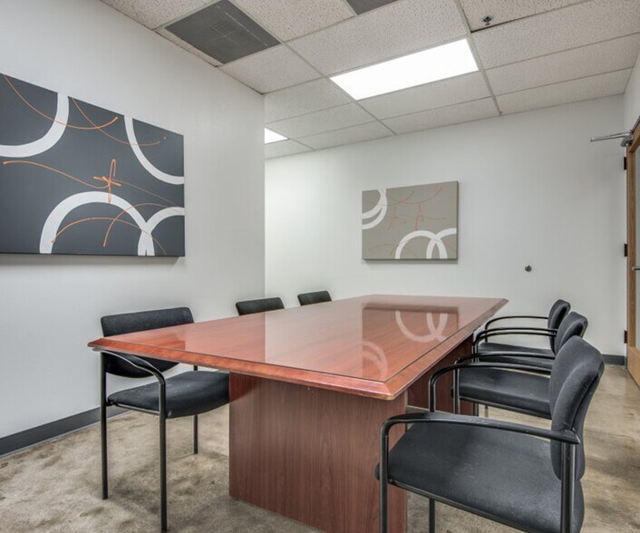 More Photos Of 10925 Estate Ln, Dallas Unknown For Lease