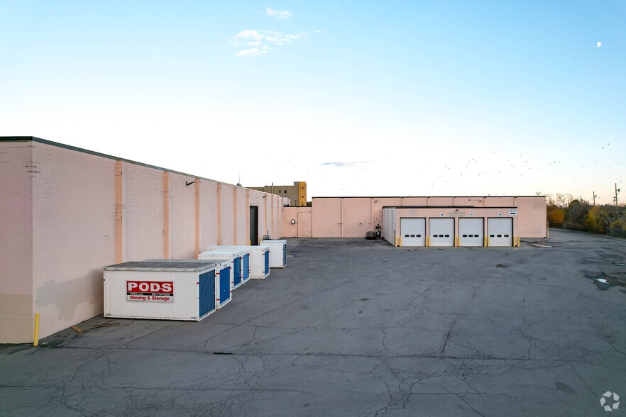 More Photos Of 37-39 Breck St, Rochester Distribution For Lease