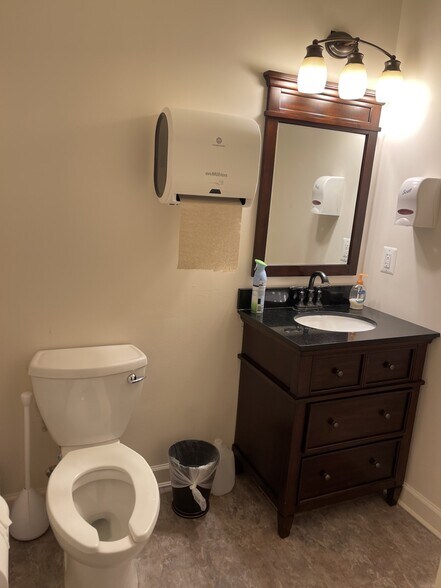 More Photos Of 16029-16059 Comprint Cir, Gaithersburg Medical For Lease