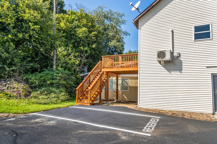 More Photos Of 206 N Sgt Stanley Hoffman Blvd, Lehighton Office Residential For Lease