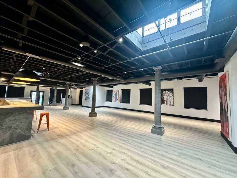 More Photos Of 169 W Putnam Ave, Greenwich Freestanding For Lease