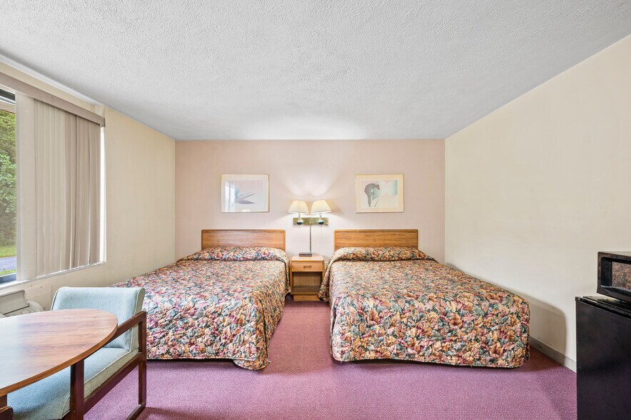More Photos Of 1058 Hausman Rd, Allentown Hotel For Sale