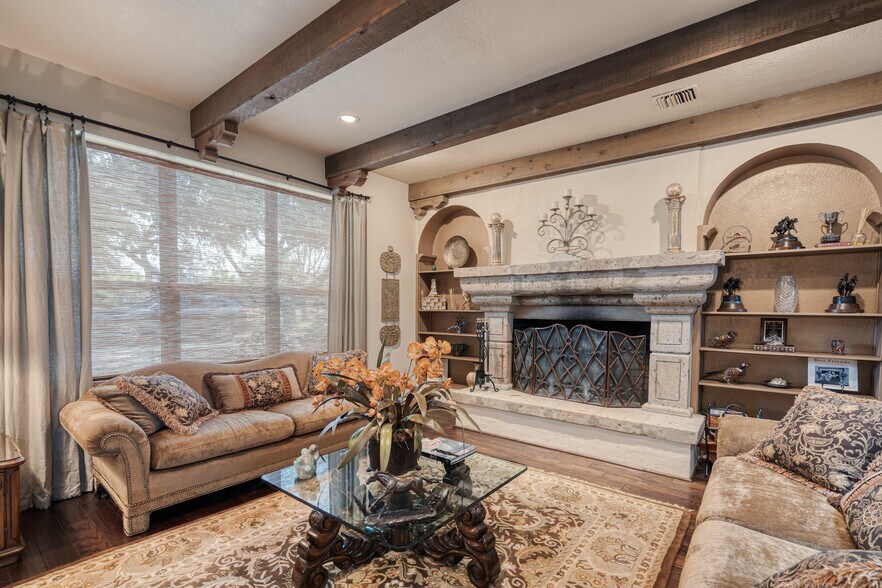 More Photos Of 505 Gilchrist Ln, Del Rio Specialty For Sale