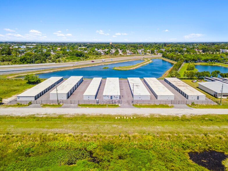 More Photos Of 3422 Palm Ave, Fort Myers Self Storage For Lease