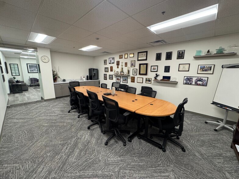 More Photos Of 5011 Meadowood Mall Cir, Reno Office For Lease