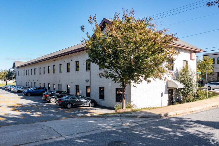More Photos Of 2400 York Rd, Timonium Office For Lease