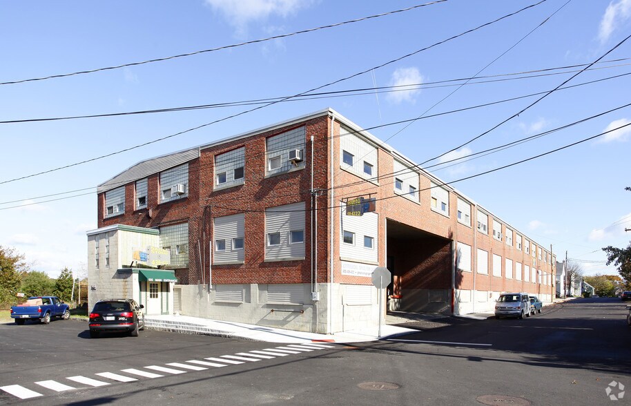 Primary Photo Of 135 Mcdonough St, Portsmouth Warehouse For Lease