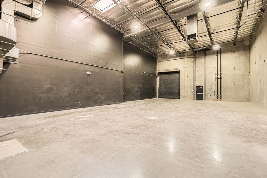 More Photos Of 5165 Rousso Rd, Las Vegas Distribution For Lease