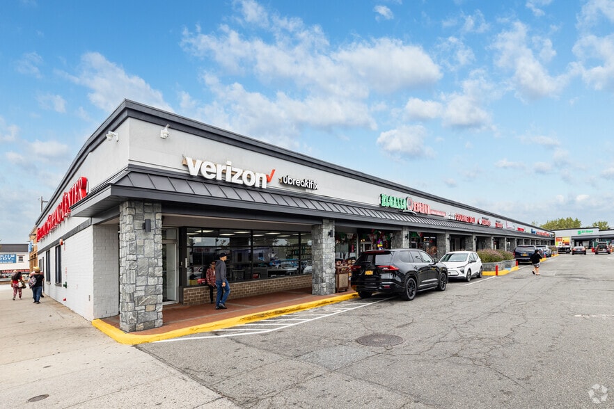 Primary Photo Of 132nd Place @ 132nd Place & 14th Ave, College Point Unknown For Lease