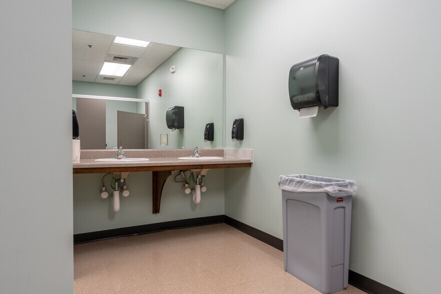 More Photos Of 1505 The Boardwalk, Huntsville Office For Sale