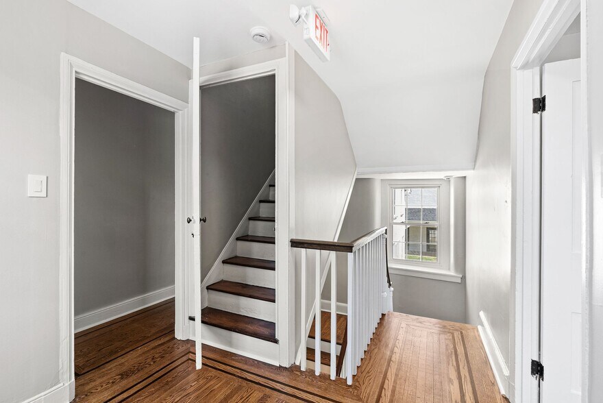 More Photos Of 37 E Germantown Pike, Plymouth Meeting Office For Sale