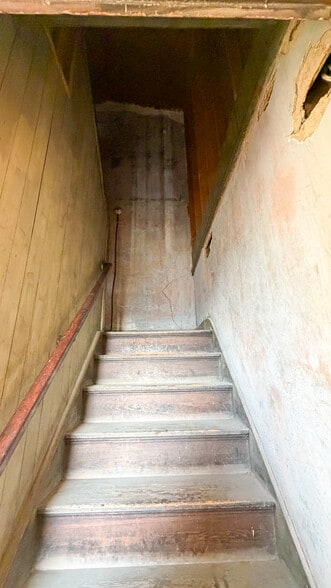 More Photos Of 24 E University Ave, Cincinnati Apartments For Sale