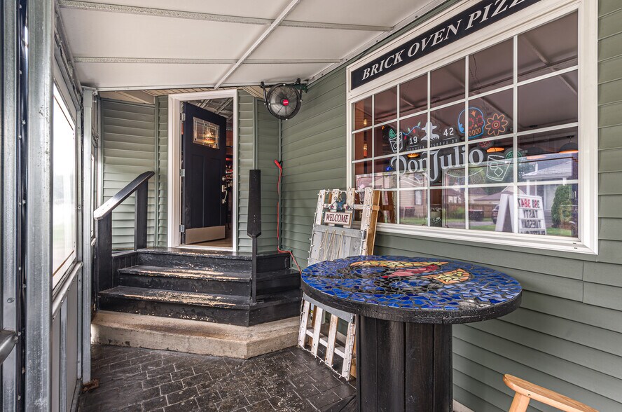 More Photos Of 99 Aurora St, Lancaster General Retail For Sale