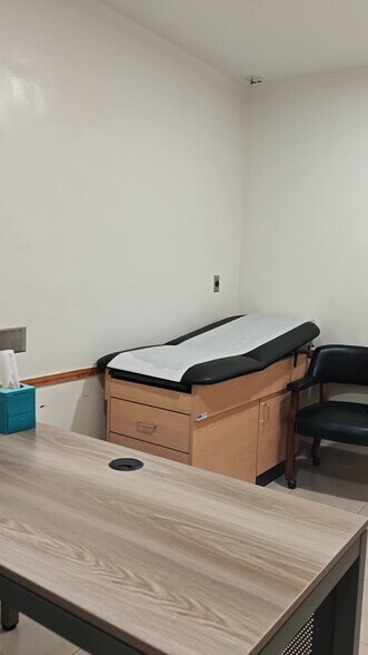 More Photos Of 326-328 N Maclay Ave, San Fernando Medical For Lease