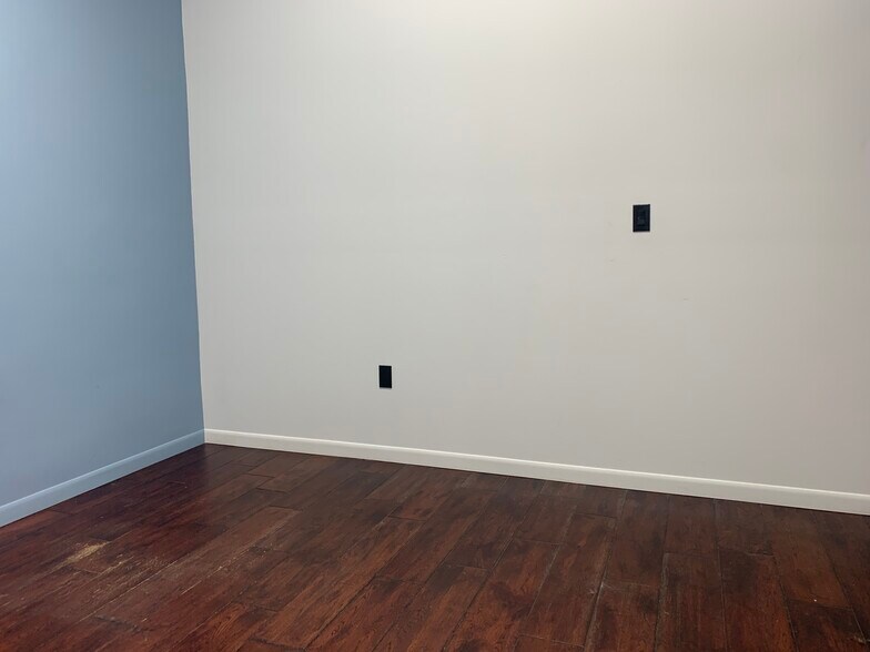 More Photos Of 201 N Main St, Taylor Storefront Retail Office For Sale