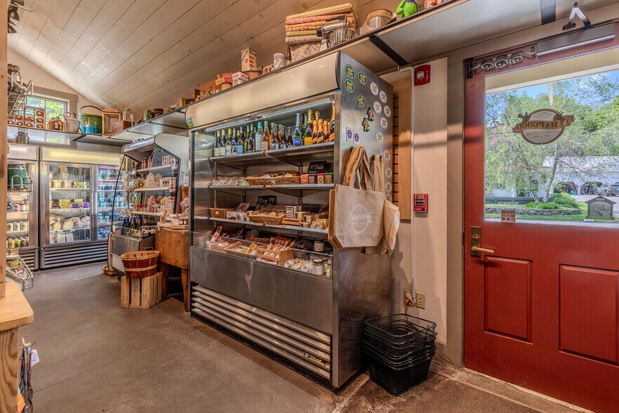 More Photos Of 305 Main St, Peru Restaurant For Sale
