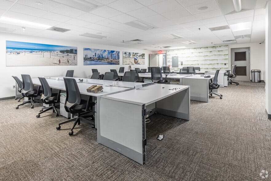 More Photos Of 4636 N Dale Mabry Hwy, Tampa Auto Dealership For Lease