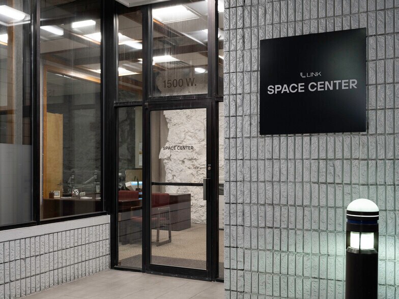 More Photos Of 1500 Geospace Dr, Independence Warehouse For Lease