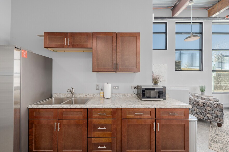 More Photos Of 560-580 Ames St, Lakewood Self Storage For Sale