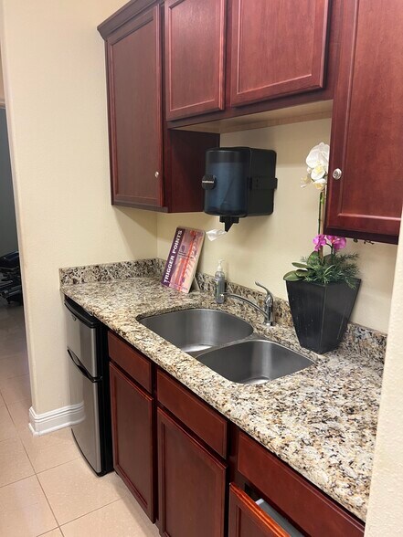 More Photos Of 1656 S Volusia Ave, Orange City Medical For Lease