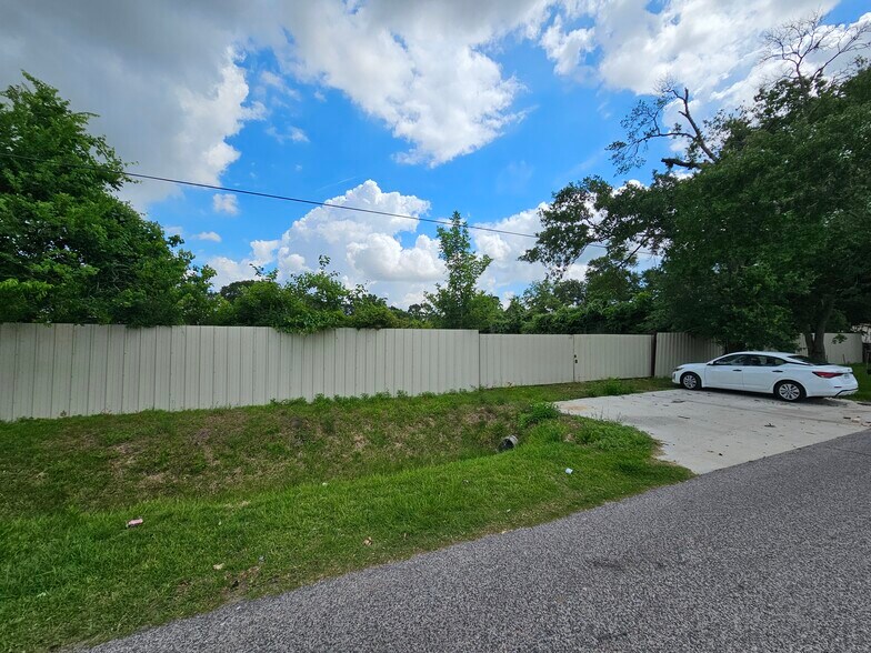 More Photos Of 6007 Van Zandt St, Houston Land For Lease