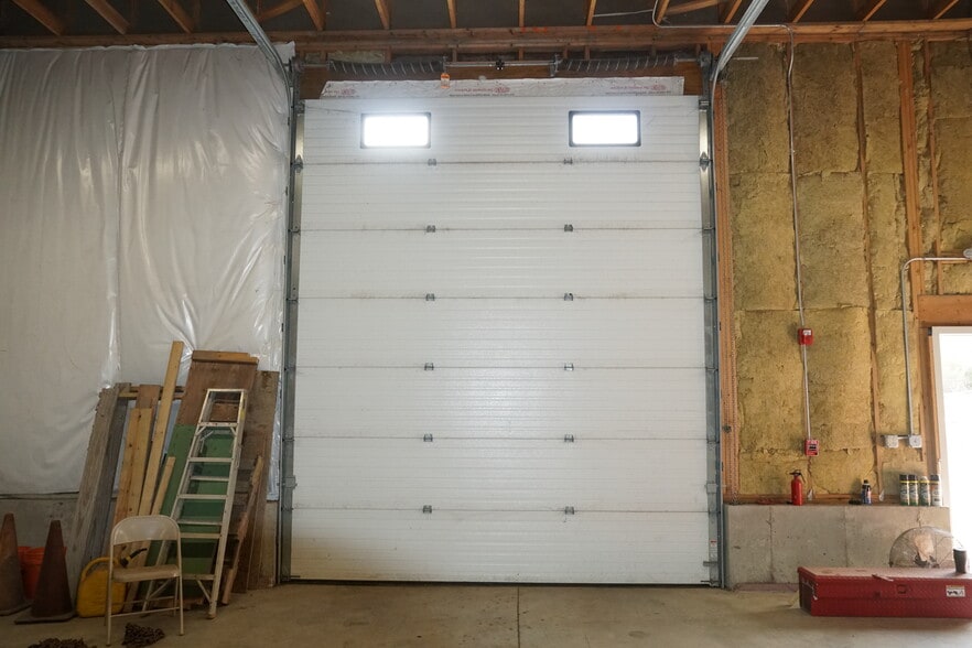 More Photos Of 160 Middleboro Ave, East Taunton Warehouse For Lease