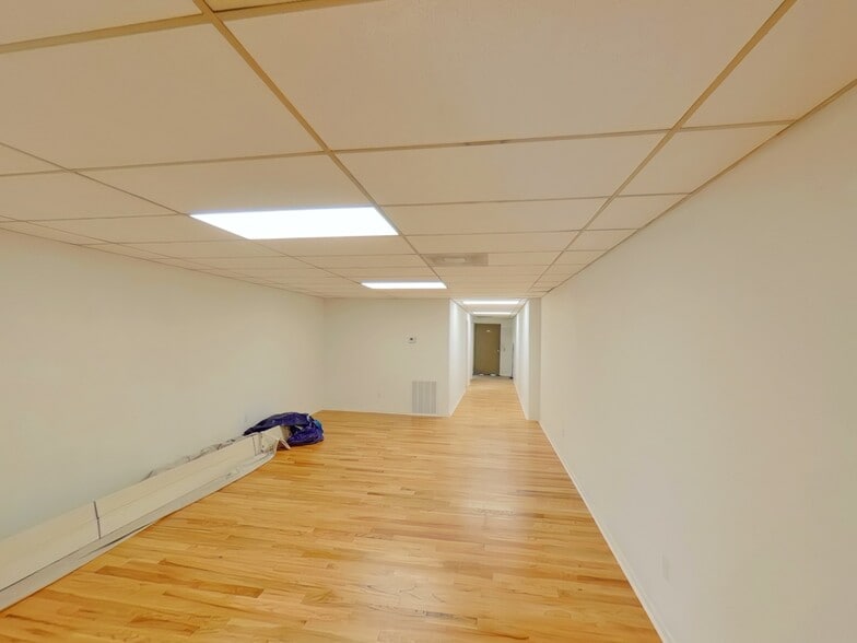 More Photos Of 101 S Main St, Mount Pleasant Storefront Retail Office For Lease