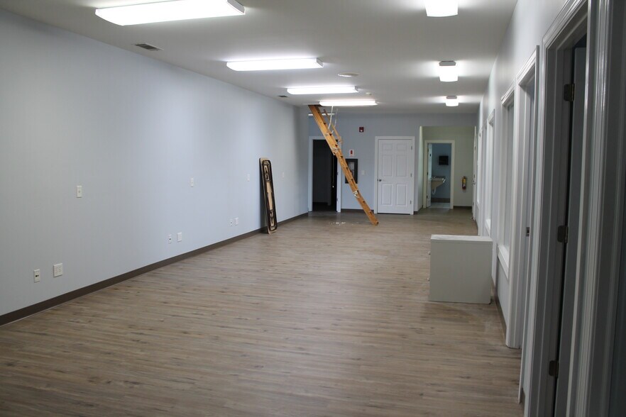 More Photos Of 37 W Fairmont Ave, Savannah Office For Lease