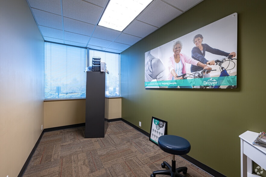 More Photos Of 651 Perimeter Dr, Lexington Office For Lease