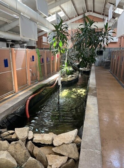 More Photos Of 3240 Briarfield Blvd, Maumee Veterinarian Kennel For Sale