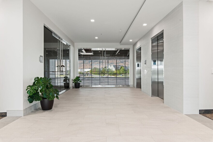 More Photos Of 1333 S Valley Grove Way, Pleasant Grove Office For Lease