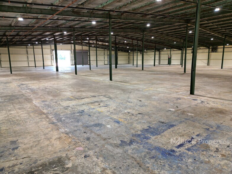 More Photos Of 405 Commerce Park Ave, Canton Warehouse For Lease