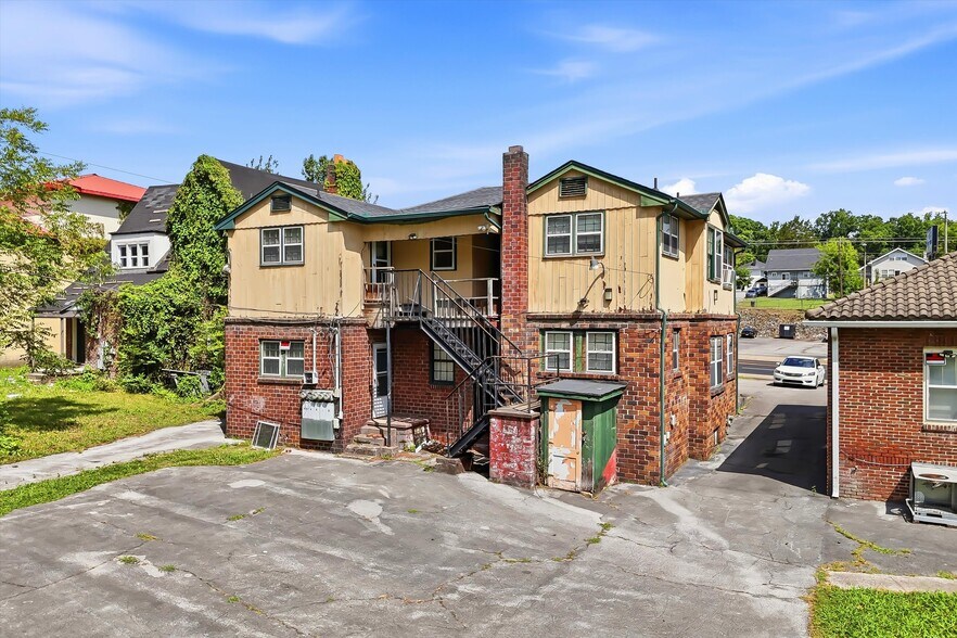 More Photos Of 3206 E Magnolia Ave, Knoxville Apartments For Sale